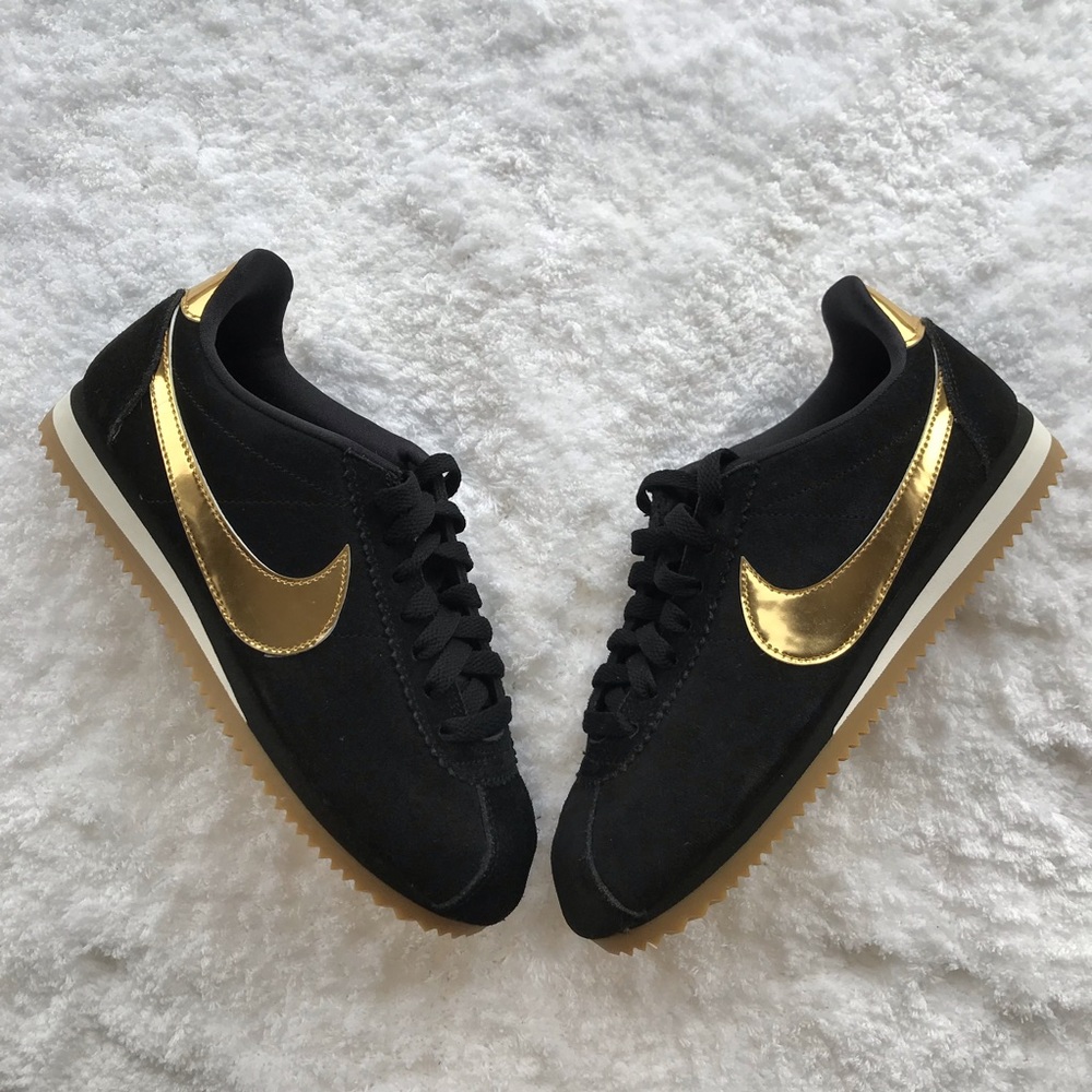 NEW Nike Classic Cortez SE - **Various Sizes** - Picture 2 of 5